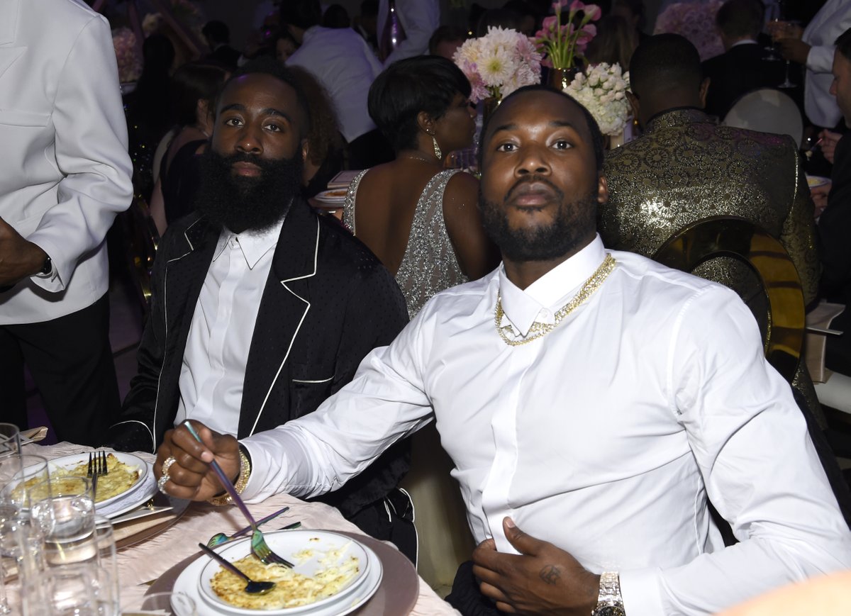BleacherReport's tweet photo. Meek Mill is trying to convince James Harden to come to the 76ers, per @KellyIkoNBA, @davidaldridgedc https://t.co/0TOgAjuacm