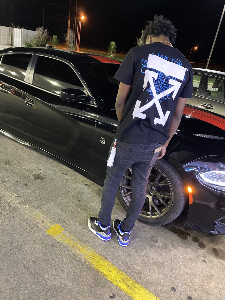 1prospect_of_18's tweet photo. “Dripping in the latest fashion....”💧💧 #AAMU https://t.co/vv7eb9O8ys