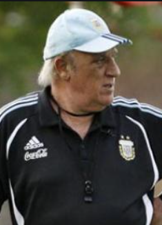 TopJrs's tweet photo. #DespuesdeBoca Gustavo #Alfaro no es el único q dirige una #selección nacional desp de pasar x #Boca. Casos recientes: #Borghi en 🇨🇱 (11/12), #Lavolpe en 🇨🇷 (10/11), #Basile en 🇦🇷 (06/08), #Tabárez en 🇺🇾 (06/20), #Veira en 🇧🇴(98/00), #Bilardo en 🇱🇾 (00), #Habegger en 🇧🇴 (01/02). https://t.co/FB6Pb1Blp5