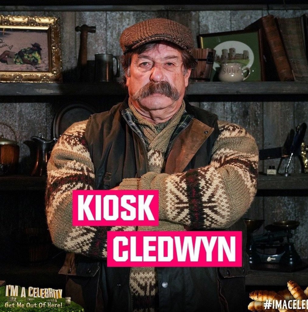im_banter's tweet photo. “Yoooo hoooo Big summer blowout” #ImACeleb #ImACelebrity https://t.co/dfjQ5Z6LKK