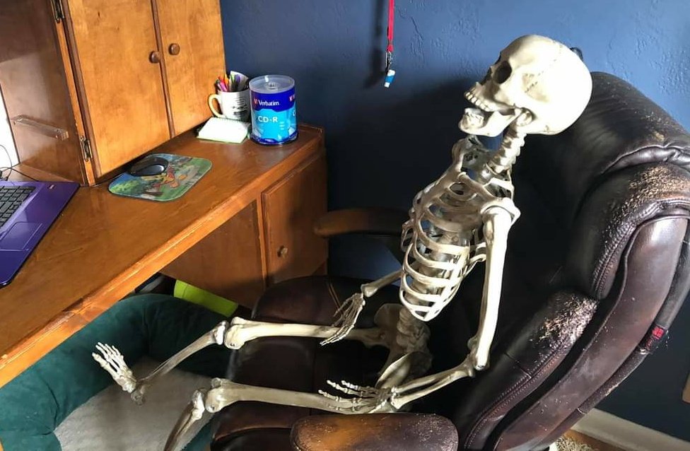 Waiting for students to respond to a question in a Zoom call like: