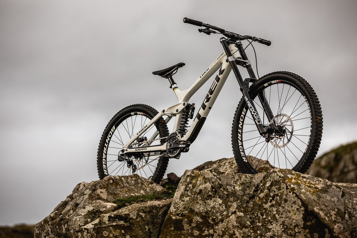World champion Reece Wilson just re-signed with Trek, so how's he celebrating?

With a custom Session fit for a reigning downhill champ, of course. Take a bow <a href="/reecowilson11/">reece wilson</a> 👑 

trek.bike/Reece
