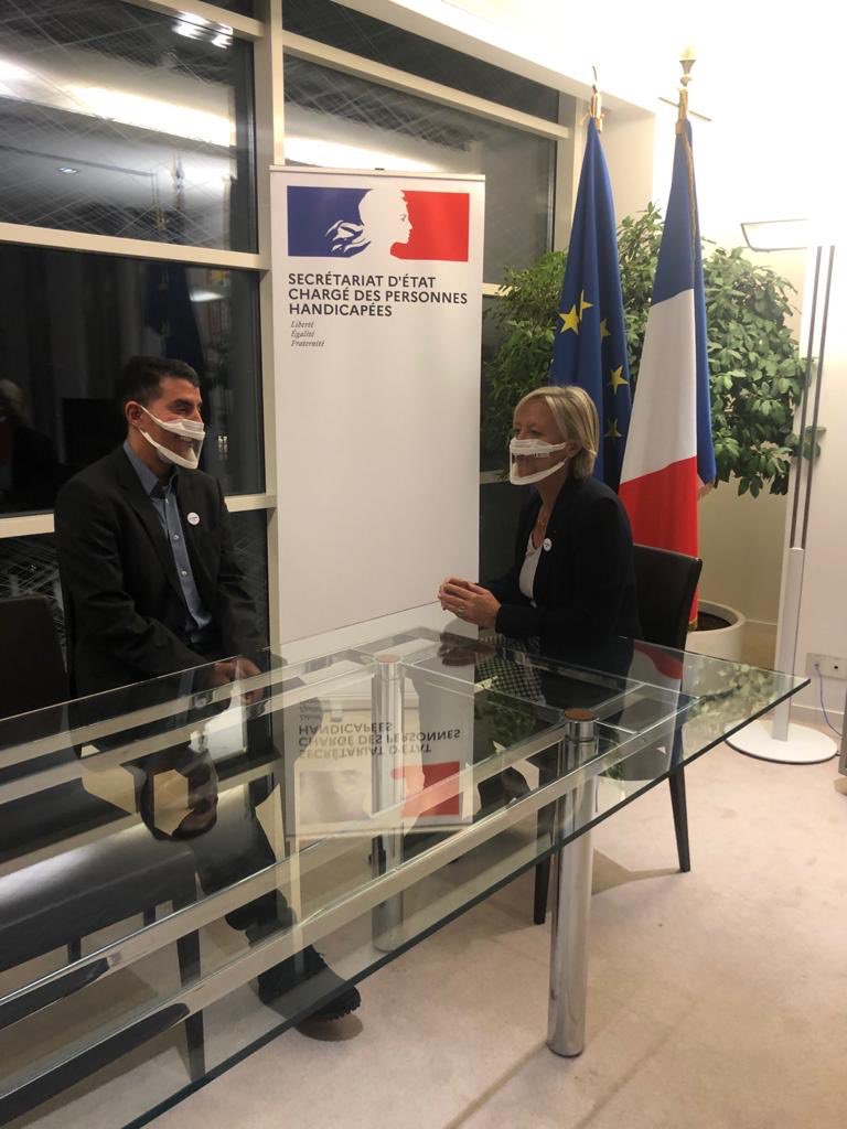 s_cluzel's tweet photo. Hakime, mon duo pour le #DuoDay2020, est travailleur d’ESAT @FondationANAIS et détaché chez @SAFRAN. Demain, nous serons ensemble avec  @GabrielAttal pour le compte rendu du Conseil des Ministres sur #emploi et #handicap @Elysee @gouvernementFR @handicap_gouv https://t.co/toMXehsKMU