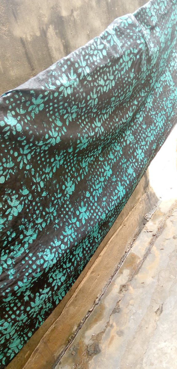 1Dudufash's tweet photo. Batik...pattern...flowerdesign

#10,000 on Guinea brocade...

💯 cotton

5yards

#batik
#adire 
#1dudufash
#olowolajurabiat
#colours
#dyes
#AfconQualifiers https://t.co/pz7dKfteLM