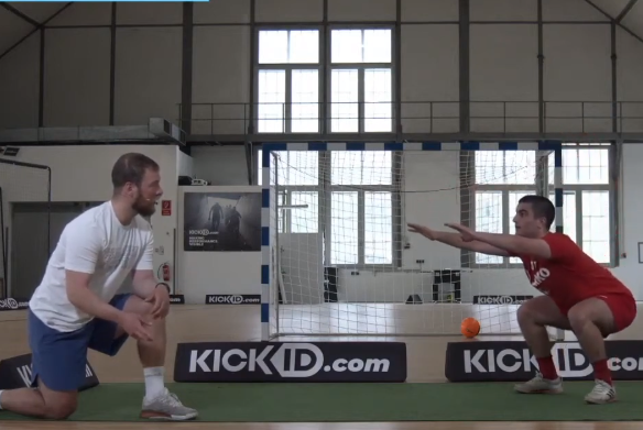 kickid_official's tweet photo. Wir zeigen dir, ein intensives und herausforderndes Ganzkörper-Workout. 
Mach dich bereit...der Schweiß wird tropfen =)
#home #workout #Fussball #Zuhause #Training #Kraft #power #soccer #skills #KICKID #Spieler #trainer #pace #Academy #Corona #homeworkout https://t.co/oyWdRkmEdl