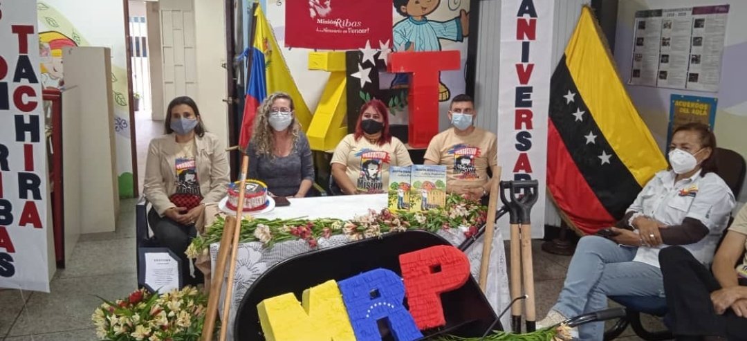 charlychaves's tweet photo. Me siento feliz y super orgullosa de pertenecer a la Misión Ribas como fundadora. Ahora, conectados en videoconferencia nacional celebramos los 17 años junto al equipo @ribastachira de @ZonaEducTachira y del @MPPEDUCACION
#14FestivalMundialDePoesía
@psuvaristobulo @FreddyBernal https://t.co/JaiuiRqoyY