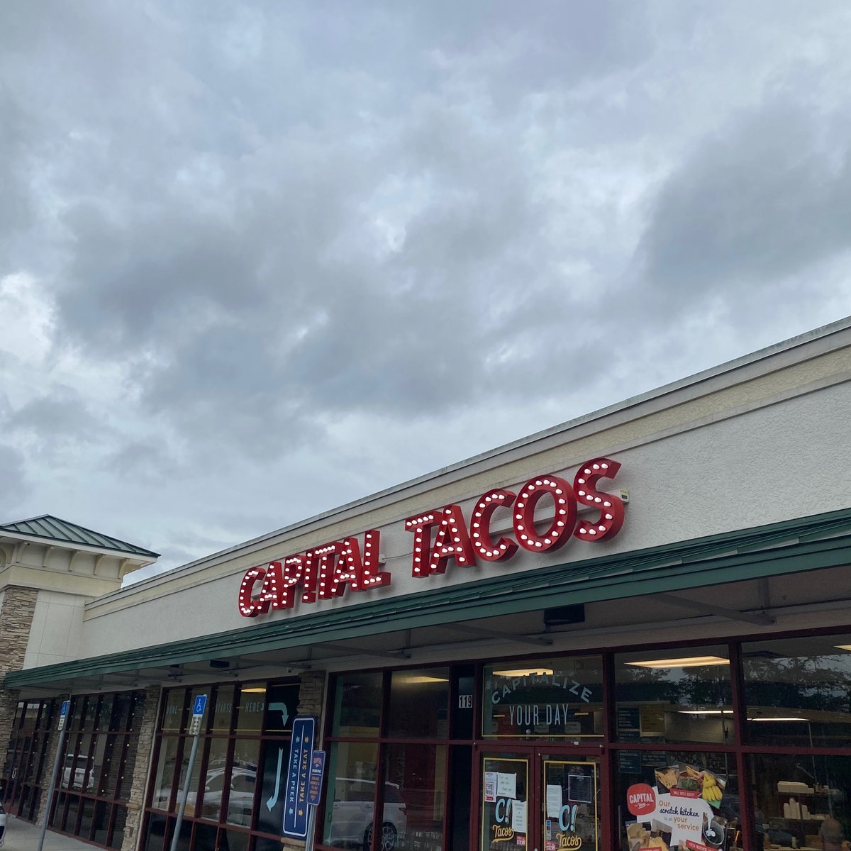 BasecampTampa's tweet photo. Made our way out to Brandon and grabbed a couple handfulls of deliciousness at Capital Tacos. Really enjoyed the Peacemaker taco and the mexican street corn. 

#tacotuesday #tacos https://t.co/btJ5DP0rVd