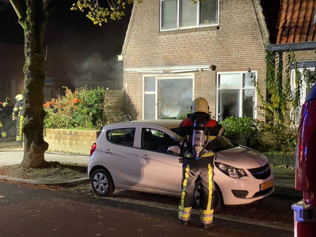 Forse binnenbrand in woning in Leeuwarden - #Friesland -..