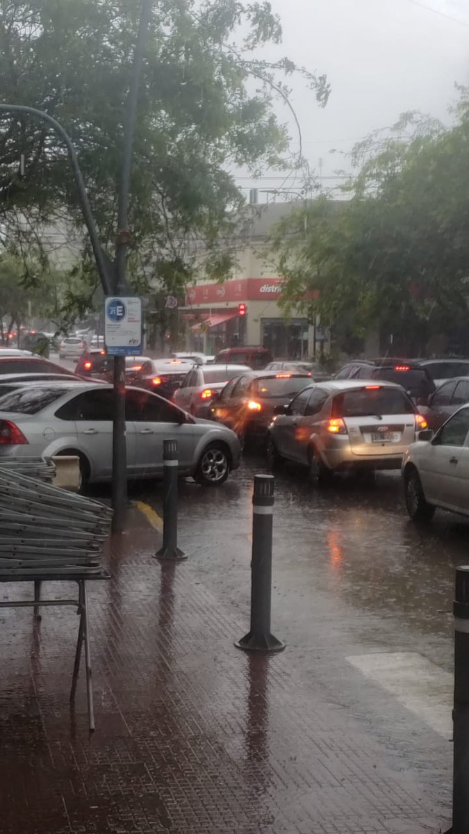 BasesJunin's tweet photo. Esta tarde y bajo una lluvia intensa participamos de la Caravana del Día del Militante ✌✌✌ https://t.co/GmHlCfdF2I