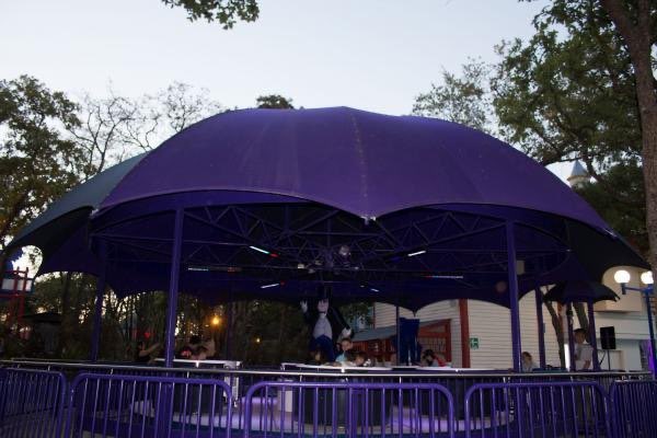 Prankedyy's tweet photo. Acabo de leer que un chico de 18 años murió en Six Flags
Pero mi duda es...
Como verga te mueres en este juego para niños ni va rápido 🤔

Leo sus teorías https://t.co/JnP3GF9VJ1
