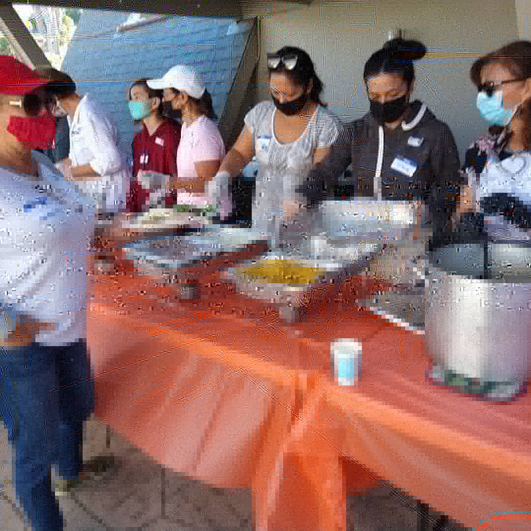 LaMasterCraig's tweet photo. @TraegerGrills Thank you for the pellets, rubs and sauces. We fed a bunch of people, including many homeless, a delicious wood fired feast last Saturday. 9 turkeys on 2 Timberlines were amazing. #traegernation #traegerthanksgiving #helpeachother https://t.co/qBdIAGlHBp