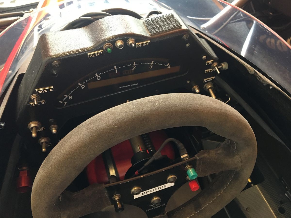 Twitter 上的senna 22 1990 Mclaren Honda Mp4 5b Of Ayrton Senna It Brought Him Six Victories In 1990 Two Of Them Crucial Spa And Monza Where The Ferraris Were The Favorite Cars But
