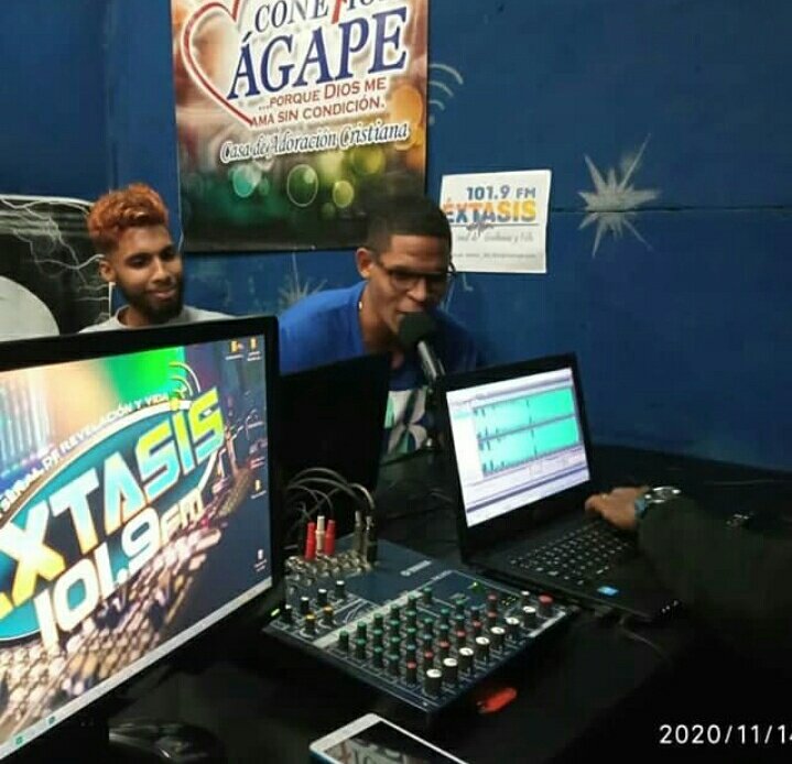 ExtasisFM's tweet photo. La música urbana Rap y Hip Hop se hizo sentir en la Señal de Revelación y Vida.
Encuentro de raperos falconianos que transmitieron a nuestros oyentes un mensaje diferente en el programa Dunamis On Line, con Miguel Cotis y Krisleidy Sibada.
https://t.co/AZ8YGnYMlv https://t.co/yQFyoBwYkN