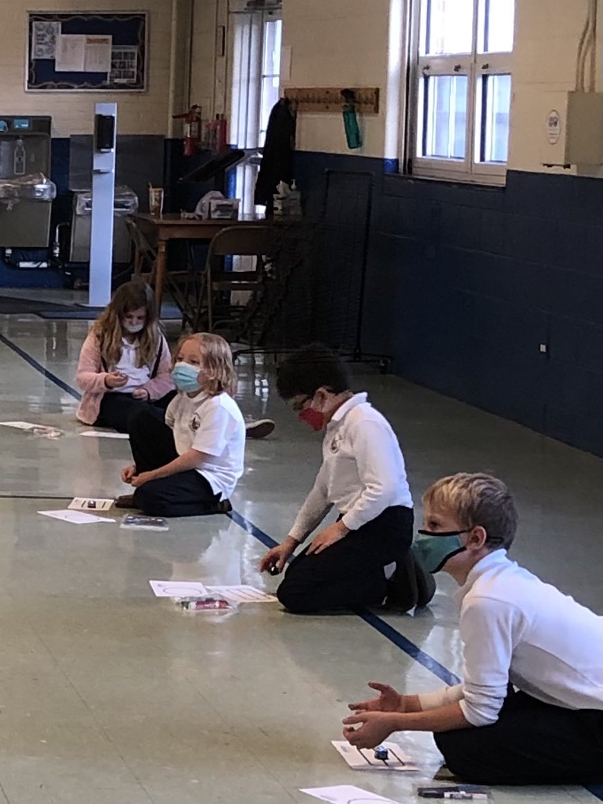 MarieMu83840428's tweet photo. 3rd grade had fun with ozobots and beebots,  little bit of coding goes a long way when having fun. @MrMillerSAS @DeniseBall_EDU @StAugustineElem @ArchbaltSchools @Ozobot @mrskaplanSAS @jen_fucci @JennySoveroRoss @Rhonnie_joy https://t.co/L4xHXidGDw