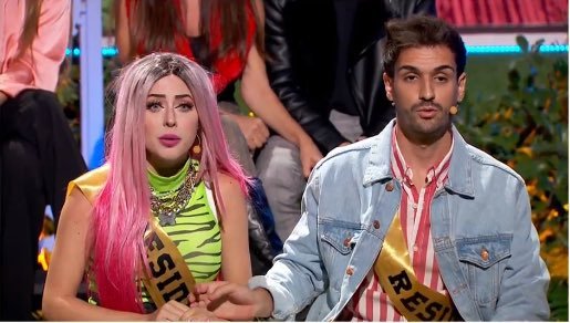 locrack's tweet photo. #LaCasaFuerte6 
Os cae bien Mahi ?
RT No
❤️ Si https://t.co/F5PaZUSPHH