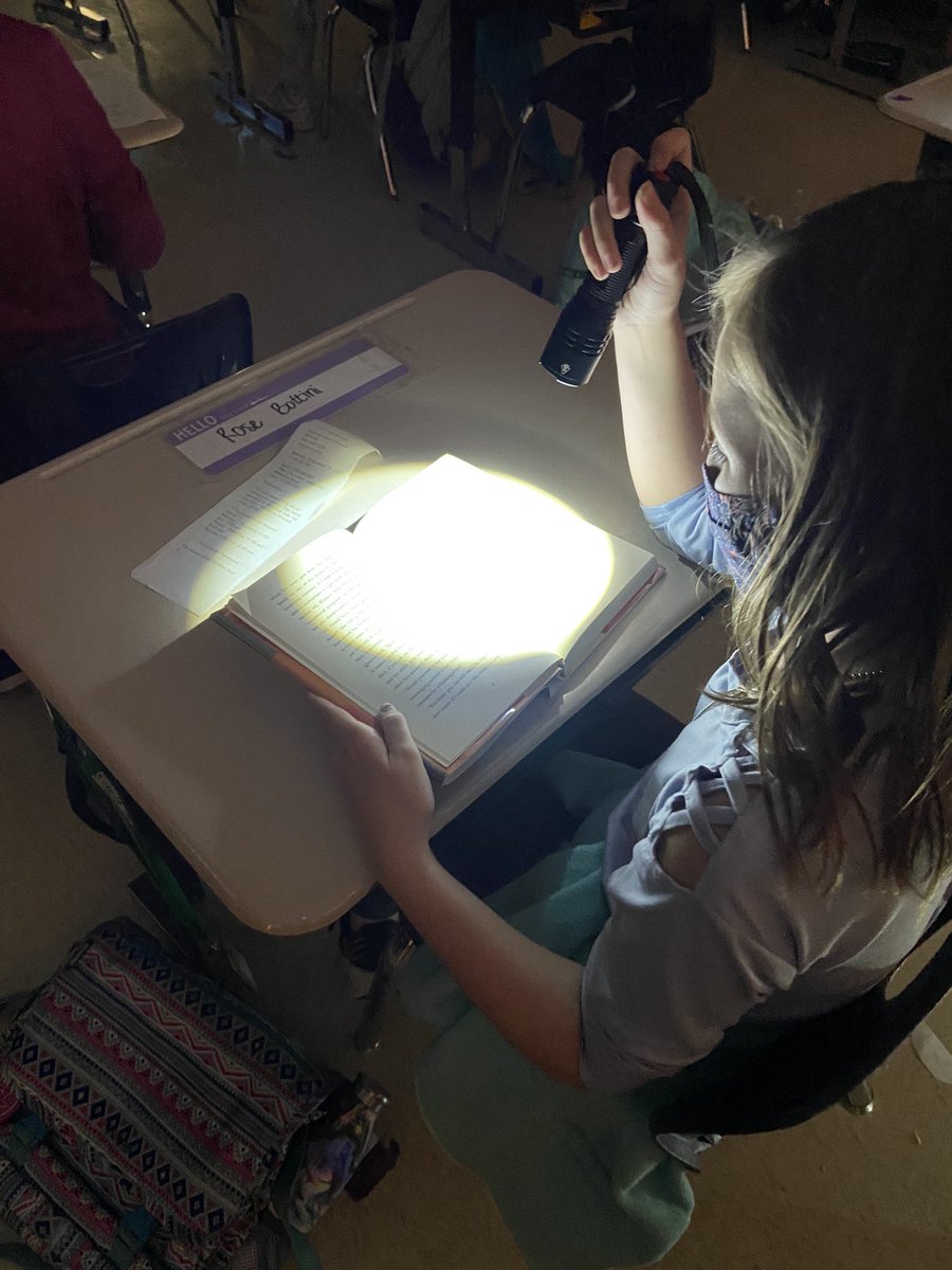MsLauxRocks's tweet photo. Flashlight reading today for fall into a good book week! https://t.co/MaHRyzmm8E