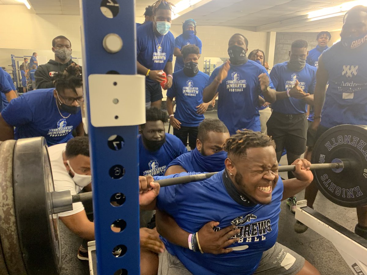 StAndrewsFB's tweet photo. -MAX DAY 1-
  -SQUATS-

       #1Q https://t.co/bQhZcvFPU4