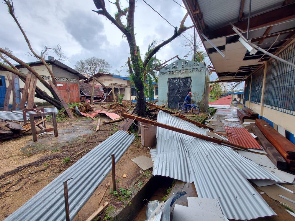 Instalaciones del Centro Tecnológico del INATEC queda destruido completamente en #Bilwi tras el paso del huracán #Iota