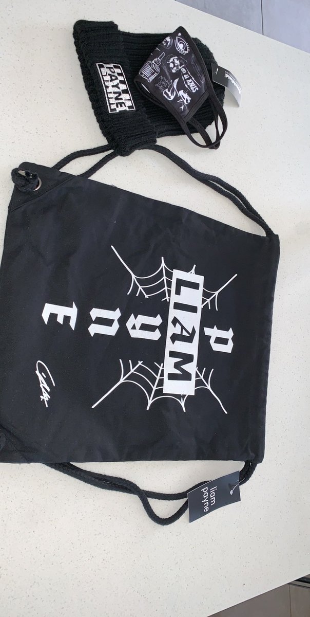 jazmineloveslou's tweet image. my act three merch is here 🥺 liam supplied us so good this time 🥺 i love him so much oh my god #lpshowact3