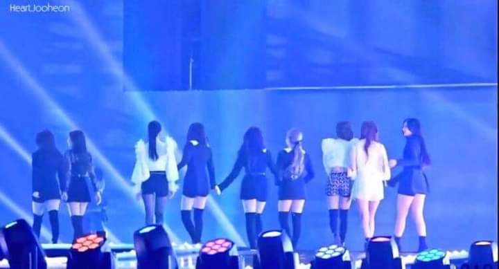 Hnintt1's tweet photo. OT9💛
@RVsmtown @BLACKPINK
@ygofficialblink https://t.co/F21LjWHWhq