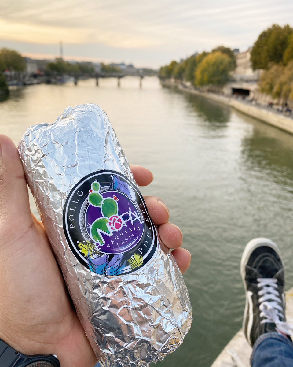 Lunch with a view 😎 @pasillaslimber eating in style un burrón de posho. Trankis.