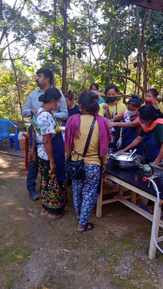 Forest_chandel's tweet photo. Chandel Division continues to impart training to the local Populace. More than 90 mandays of training in last one month. It's very vital to fight the Covid-after effects. PMVDY is playing a Key role. #AatmaNirbharBharat @VanDhanSeVikas @TribalAffairsIn @NBirenSingh @DCChandel2 https://t.co/dqHPNUNx1N