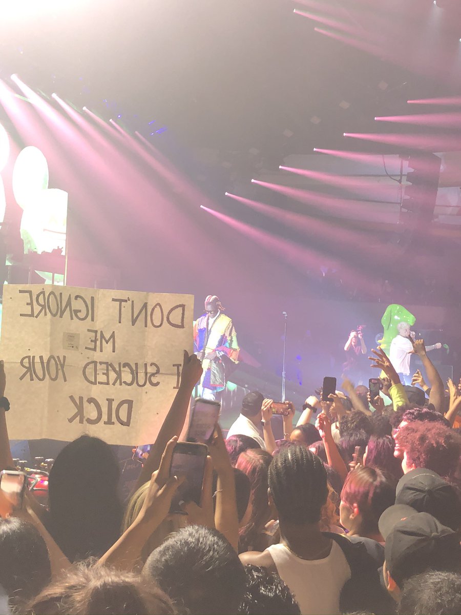 freejohno's tweet photo. Read the sign. https://t.co/eQ5cwQFTjl