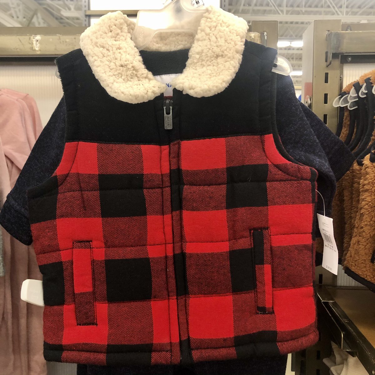 TangerTilton's tweet photo. Merry & bright, styled just right with buffalo plaid! Want to save 20% OFF these Holiday #TangerFinds at #OldNavy Outlet?! Get Your #TangerStyle Coupons today: https://t.co/zzjsM8qtrG
#holidays #tangeroutlets #shopping #thanksgivingfashionoutfit #visitnh #shophappy #instore https://t.co/j5kDbIE0cj