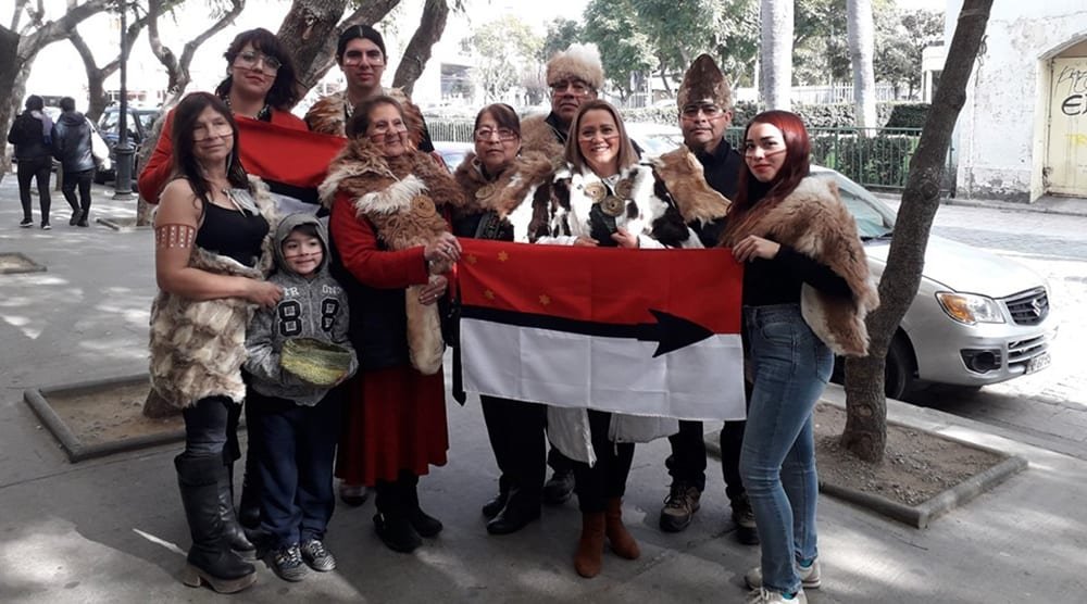 8/9 Today the Selk'nam are regrouping themselves, after the horrors of the 20th C, when ancestors who survived the death squads were imprisoned on bleak Dawson Island, & had their children stolen & adopted by white families. It is time for NZ to remember its role in a genocide.