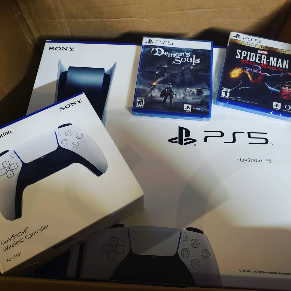 DanieneH's tweet photo. @antonlinecom shout out to ya'll for coming in clutch with the PS5! Ya'll the real MVP! https://t.co/bS1wjDIiWF
