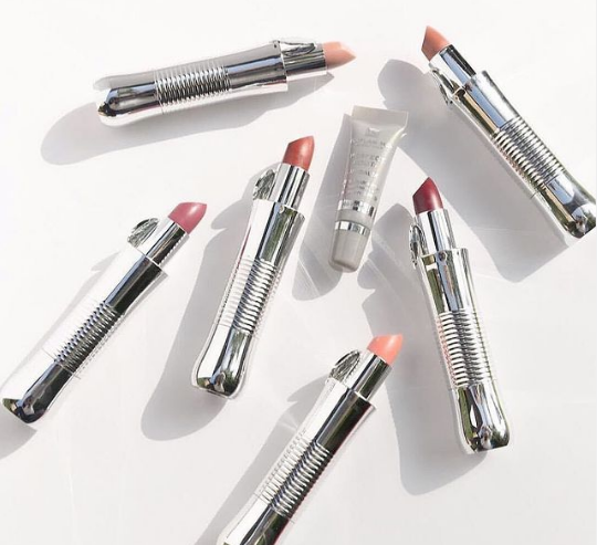 The Perfect Pout Vault is an all inclusive lip care collection and the PERFECT beauty gift for any beauty lover. The luxurious kit includes:

💋 6 Perfect Pout Lipsticks
💋 Hydrating Lip Balm
💋 Plumping Lip Mask

SHOP NOW: rb.gy/9eyqyg
#kmd #perfectpout #holidaygifts