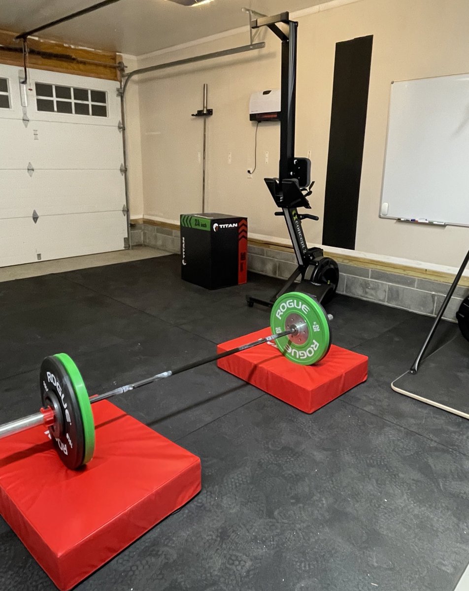 DrBetofMDPhD's tweet image. Tues night therapy session #ExOnc #practicewhatyoupreach #barbelltherapy #doctorswholift