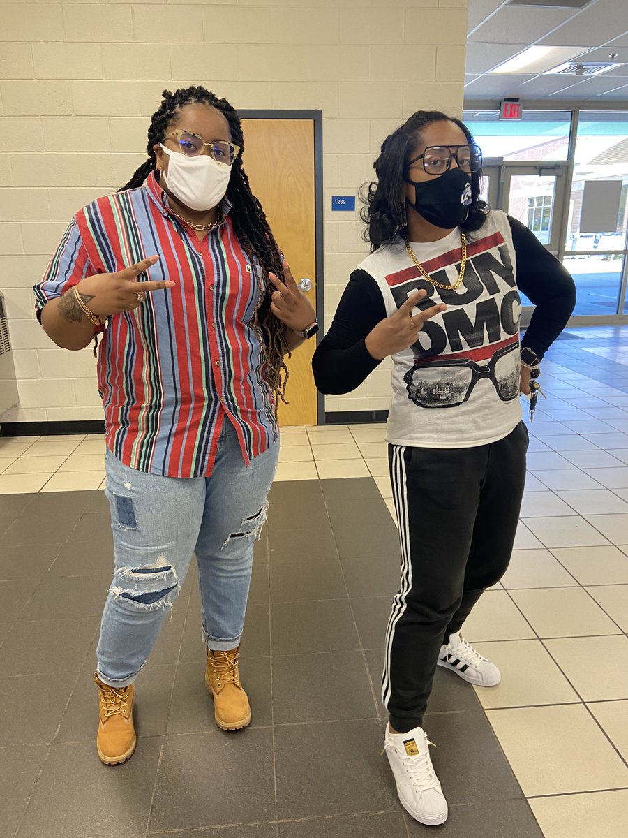kestanfield's tweet photo. #Homecoming2020 #DecadesDay #RUNDMC #80s #90s #2000s #FlashBack #Marshmellow #KimPossible #NCSSbeTheBest @Newton_High @HullRams #MsHarris ๐๐๐ ๐ ๐๐๐ https://t.co/QgCRwdWurt