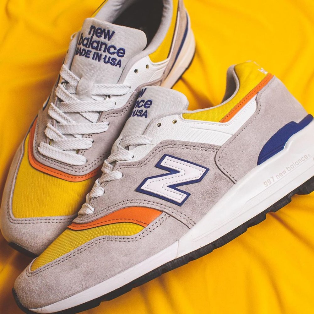 SneakerShouts's tweet photo. 45% OFF + free shipping on the New Balance 997 USA "Grey Orange" 

BUY HERE: https://t.co/pCpdSGbdaZ https://t.co/qQAvlLoIvA