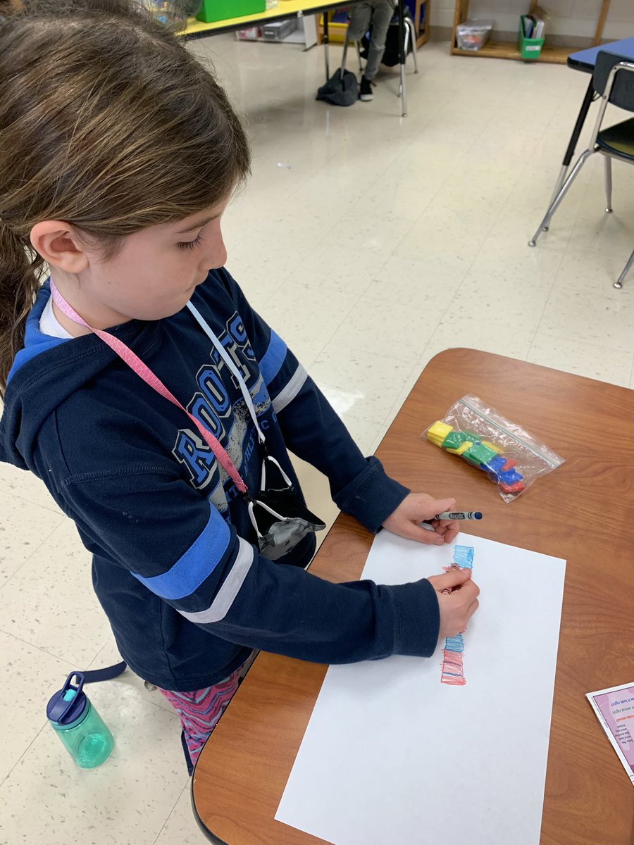 JenniferBooth77's tweet photo. Working on making growing patterns today. @CarrolltonES @IWCSchools @nstreet_teaches https://t.co/2mXPzYPunl