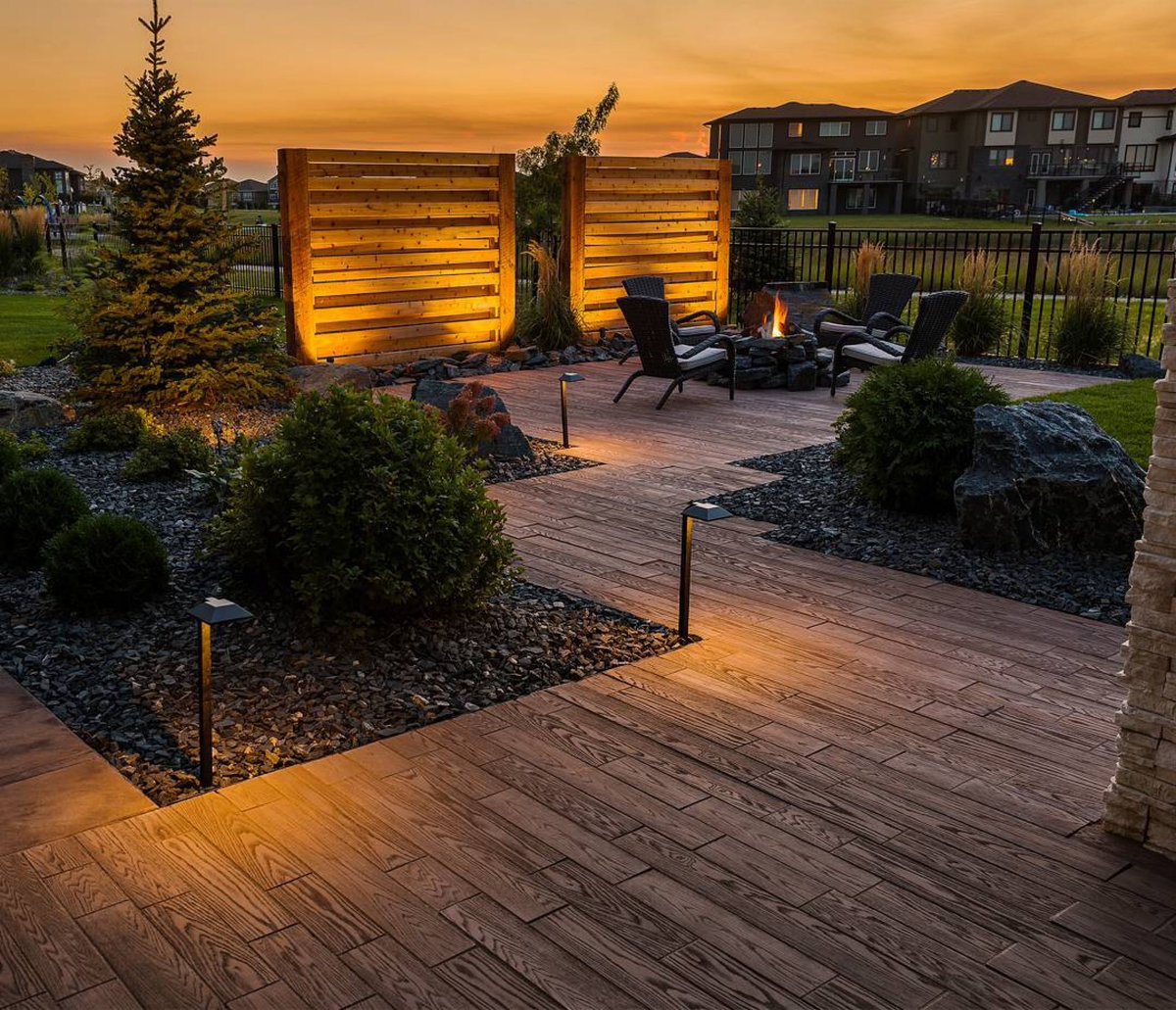 SiteOneCanada's tweet photo. THE TERRA NOVA PATIO at sunset.. what more could you ask for while you are #staycationing? The added landscape lighting, privacy fence and gas firepit really brings the entire #landscapevision to life!
@barkmanconcrete knocks it out of the park once again! �� #landscapesupplies https://t.co/SsPTfD3pDR