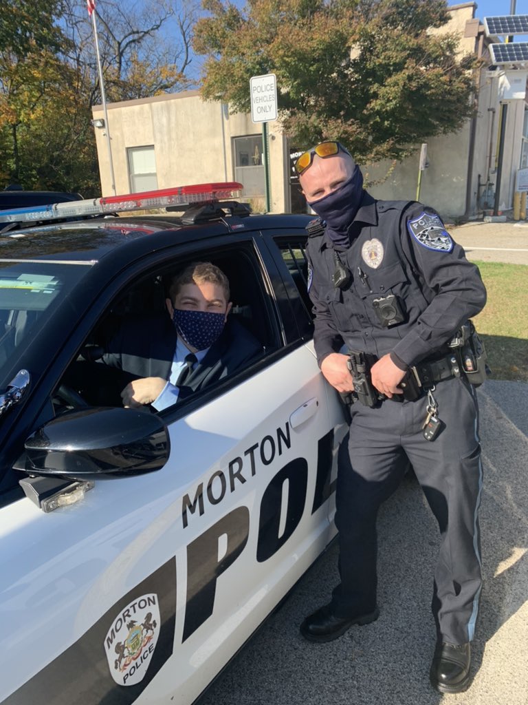 MortonPolice's tweet photo. Over the weekend Morton Police had  the pleasure of meeting Alex Mann! Alex has traveled to over 90 Police departments to promote Autism Awareness, as well as show his support for law enforcement. Thank you for everything you continue to do! #Alexmann #AutismAwareness #police https://t.co/QMFYPfZAl6