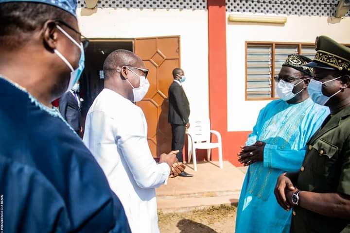 Les maires trop séduits par le Prégo, ont oublié la décentralisation. Ils veulent une intervention direct de l'État central, dans divers domaines. Eux vont mouiller le maillot où et quand ?
#Bénin
#TournéePR
#PatriceTalon
#Maires 
#Décentralisationoubliée