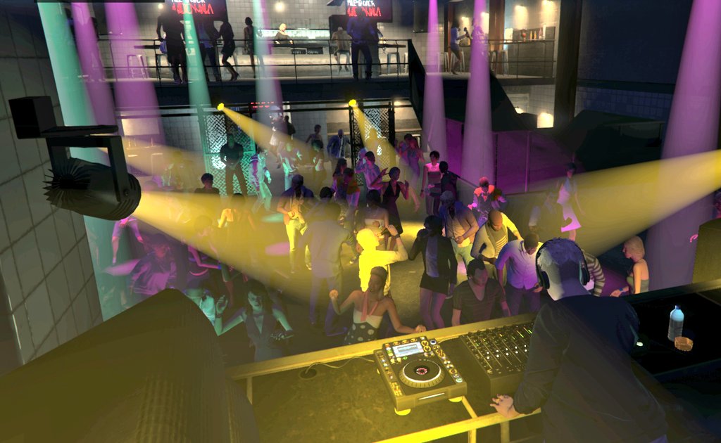 LUXORPM's tweet image. Back here again, ClubOmega as Black Madonna in the house 🤩😎
"girl comes up to me and says, what you drivin? I said... Bugatti" 
Good Night TwittFam ❤
#RockstarGames #GTAOnline #AfterHours #Omega #DelPerro #LosSantos #BlackMadonna