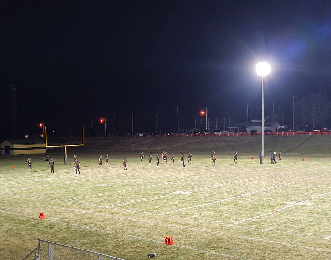 pcraymo's tweet photo. Canby at Dawson-Boyd 7pm. Listen on 92.1fm. #Section5A #klqp https://t.co/998HJl14e4