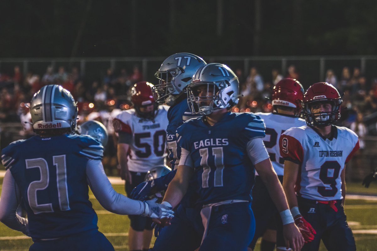 JCEagleFootball's tweet image. Let’s recap 2020 so far for Aaron Smith.

2,566 Passing Yards
3rd in school history

25 Passing Touchdowns
School record

38 Total Touchdowns
Tied school record

Mr. Football Semi-Finalist 
3rd in school history

Mr. Football Finalist
1st in school history