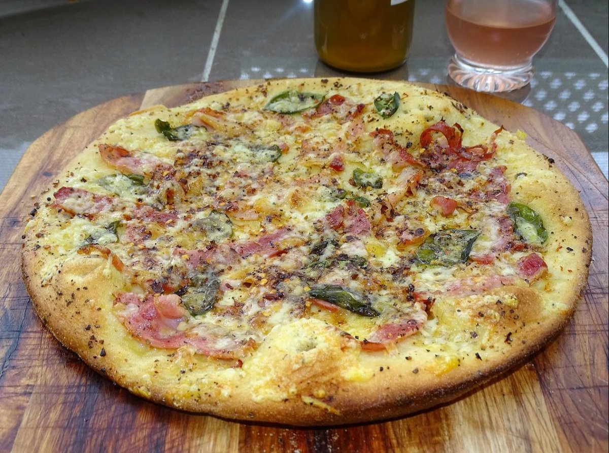 van_bills's tweet photo. Today bills pizza van will be in Forest Row from 6pm to 10:30pm.

Our pizza of the night for tonight will be the bianca!! https://t.co/dQmEWKwE72