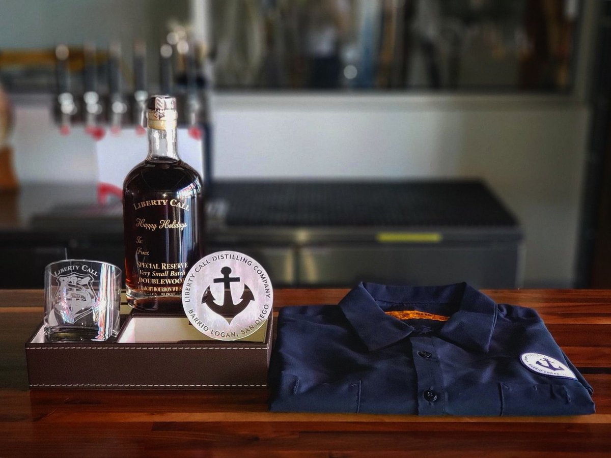 LibertyCallDist's tweet photo. Need to do some Holiday shopping? We will have gift sets available and all the proceeds will go to the Barrio Logan College Institute!
#sdbars #bar #libertycalldistilling #sddistillersguild #holiday #pack #shirt #glass #bottles #bourbon #whiskey #merch #sandiego https://t.co/3h1ZgZdHSA