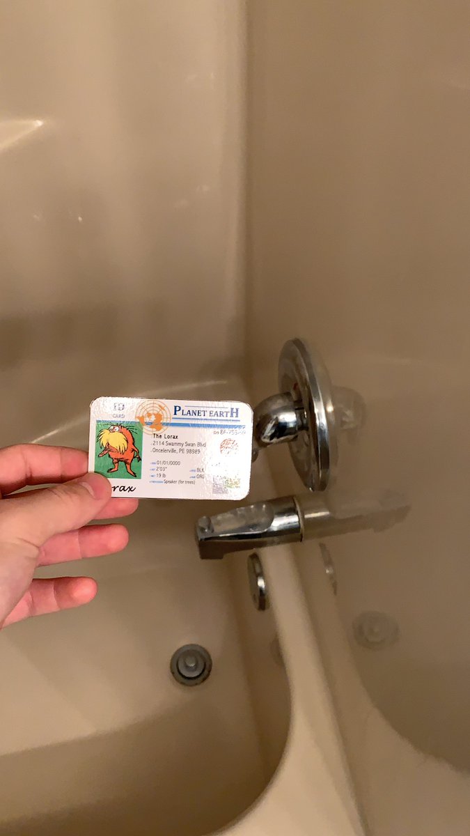 EH517978apes's tweet photo. Taking shorter showers will help save out natural water sources like Lake Michigan #apeswater @franklinlorax https://t.co/LxAvVvd6sJ