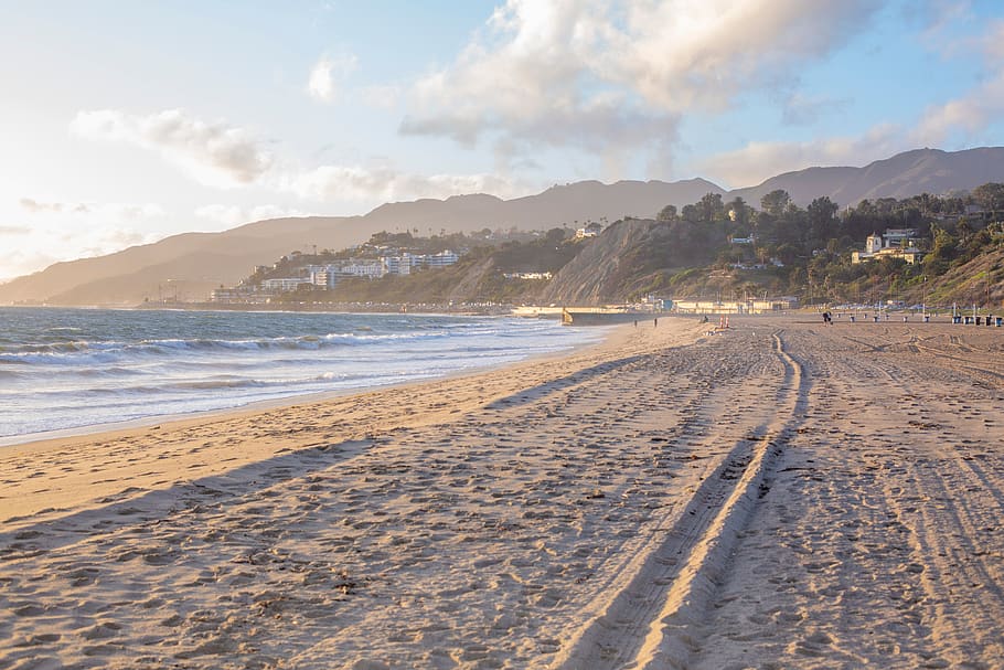 CA_Waterkeepers's tweet photo. TODAY the @CaWaterBoards took precedential action to protect our coast & ocean from #stromwater pollution! Learn about how this decision will protect LA's beaches & set the stage for future action - thanks to @LAWaterkeeper & their local partners: https://t.co/Xk3pFZ8rAd. https://t.co/1wyDczYPCR