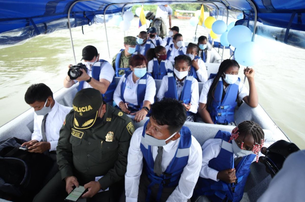 La transformación representada en acciones concretas. Hoy damos un paso significativo para nuestros estudiantes de zona rural, el transporte escolar fluvial les dará la dignidad que merecen. Gracias gobernador <a href="/LarrahondoElias/">Elías Larrahondo Carabalí</a> y al <a href="/ComisionadoPaz/">Consejería Comisionada de Paz</a> por el trabajo articulado.