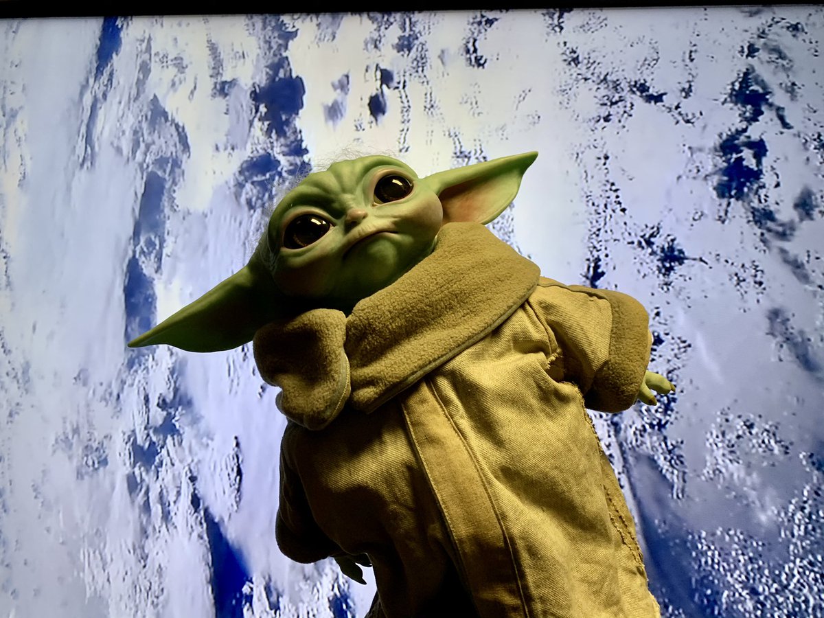 And some how he found himself in orbit. Lol (4/?) #takeTheChildToWorkDay #TheMandalorian    #sideshowcollectible @collectsideshow
