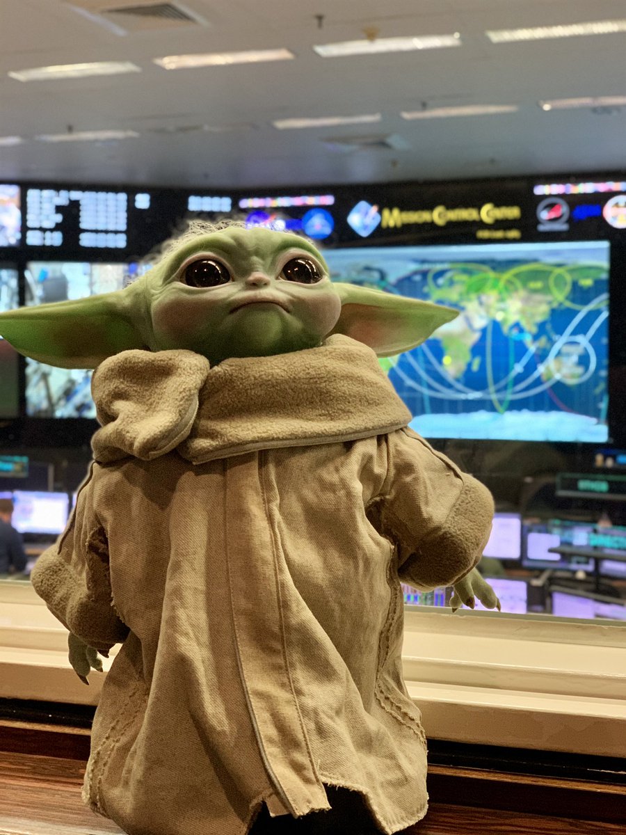 Baby Yoda was amazed by the FCR. He sat there watching the crew abs flight controllers. (2/?) #takeTheChildToWorkDay #TheMandalorian    #sideshowcollectible @collectsideshow