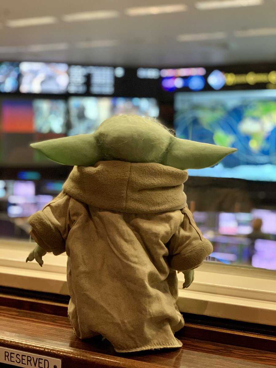Baby Yoda was amazed by the FCR. He sat there watching the crew abs flight controllers. (2/?) #takeTheChildToWorkDay #TheMandalorian    #sideshowcollectible @collectsideshow