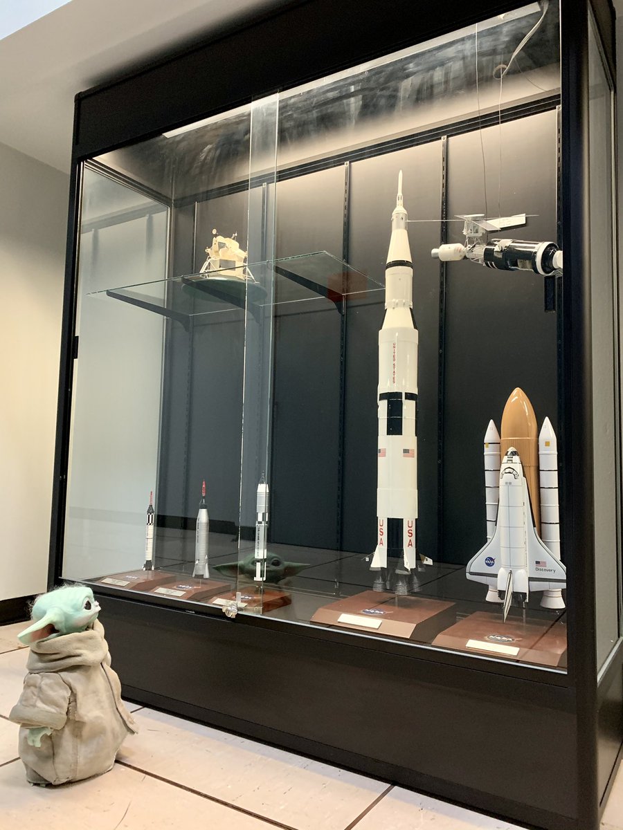 Not only did The Child get to see real time crew support, but he also got a few lessons on the history of space flight... (3/?) #takeTheChildToWorkDay #TheMandalorian    #sideshowcollectible @collectsideshow